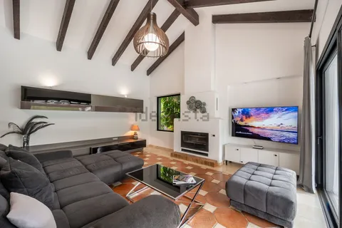 Casa 411 m² a Estepona
