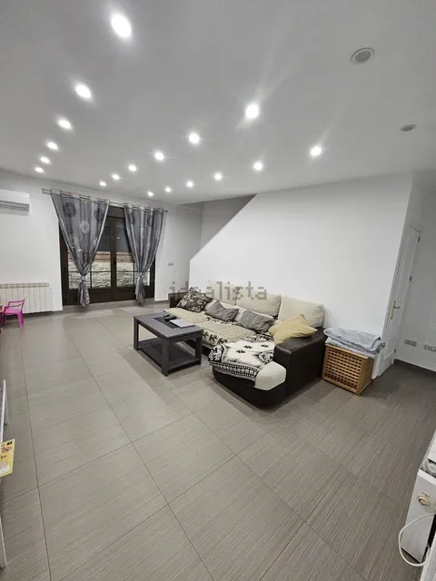 Pis de 110 m² a Numancia de la Sagra (2/7)