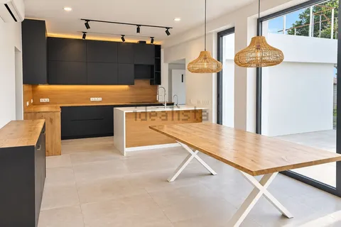 House 208 m² in Esporles