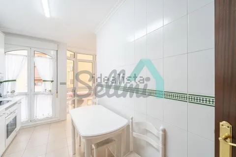 Pis de 75 m² a Oviedo