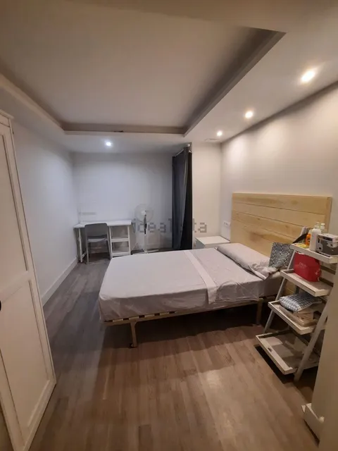 Habitació de lloguer, Osca