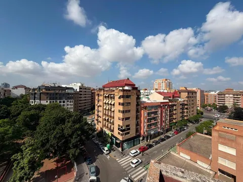 Wohnung 98 m² in Valencia