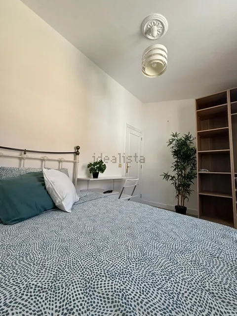 Room for rent, Arona
