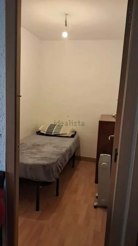 Room for rent, Madrid (2/2)