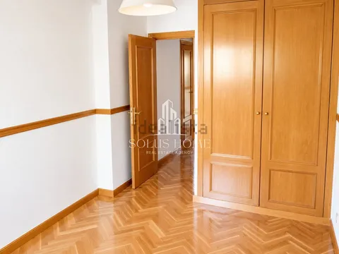 Wohnung 118 m² in Madrid