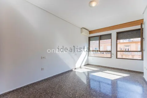 Pis de 70 m² a València