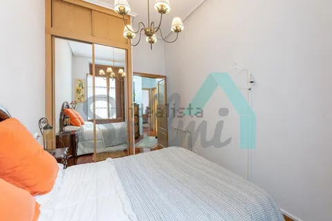 Flat 82 m² in Oviedo
