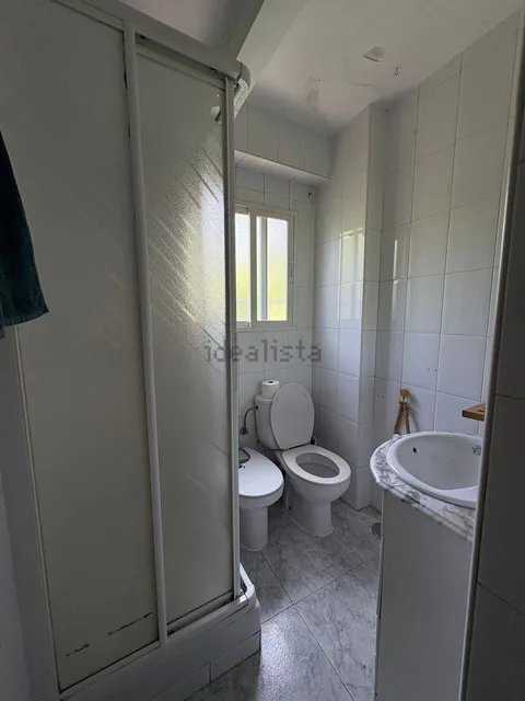 Room for rent, Madrid (4/6)