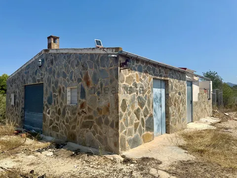 House 380 m² in Onil