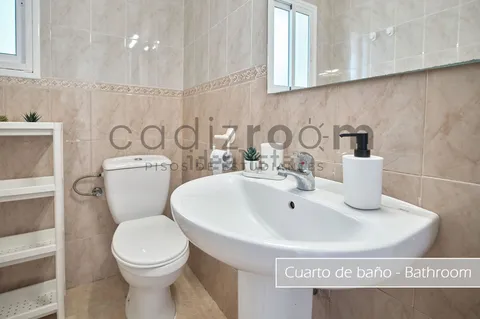Room for rent, Cádiz