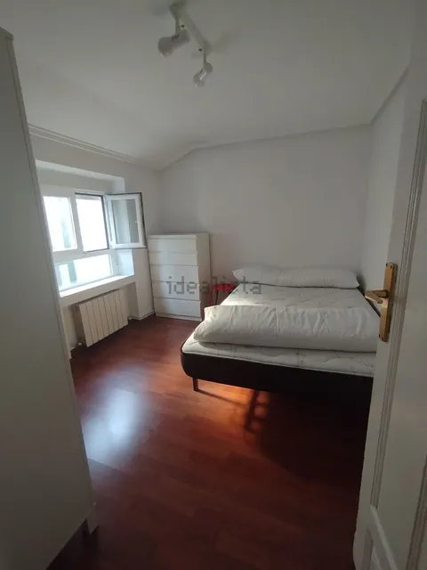 Habitació de lloguer, Bilbao (2/4)