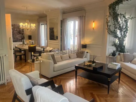 Flat 201 m² in Madrid