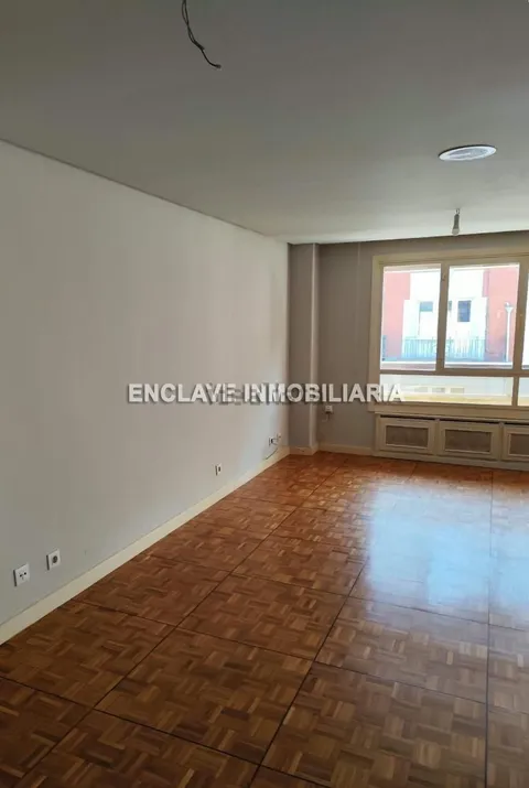 Pis de 230 m² a Oviedo