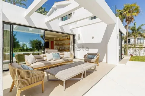 Haus 400 m² in Marbella