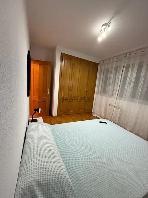 Habitació de lloguer, Madrid (2/12)