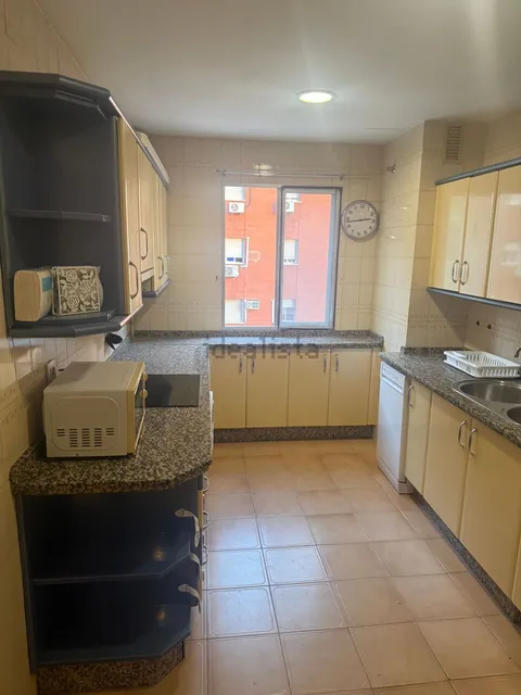 Habitación en alquiler, Sevilla (3/12)