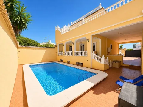 Casa 387 m² a Torrevieja (2/72)