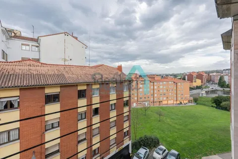 Pis de 86 m² a Oviedo