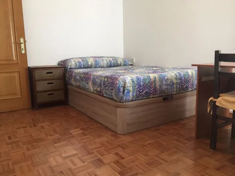 Habitació de lloguer, Pamplona (2/9)
