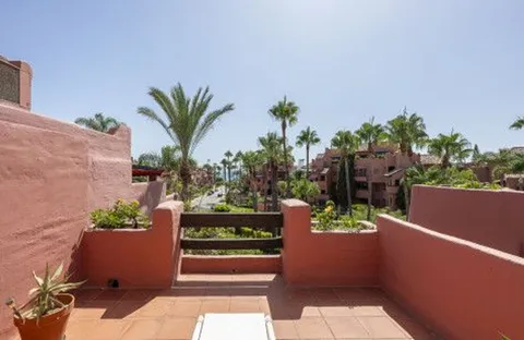 Pis de 278 m² a Estepona