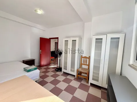 Flat 96 m² in Granada