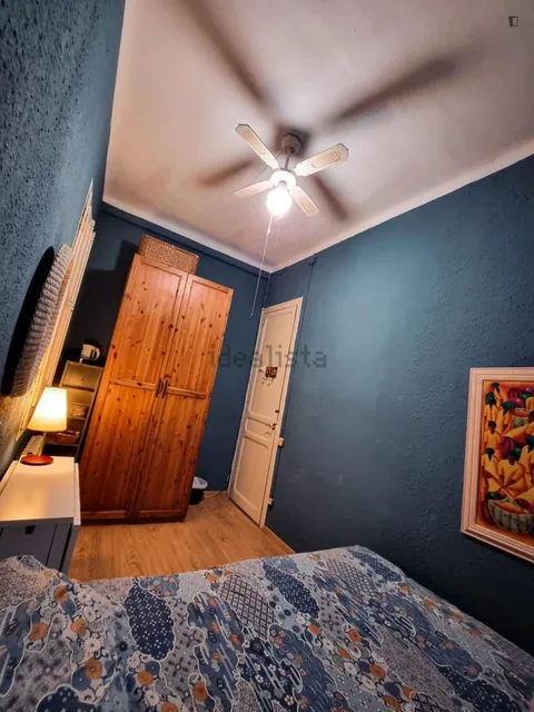 Quarto para alugar, Barcelona (3/23)