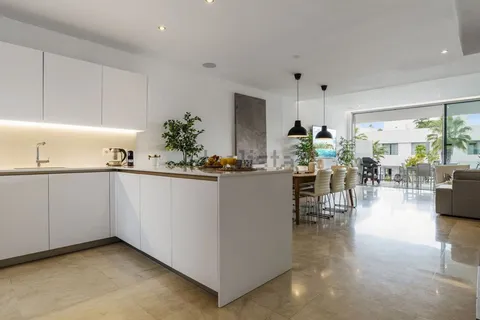 Haus 290 m² in Marbella