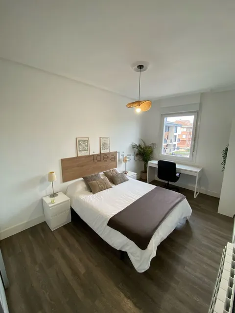 Room for rent, Sondika