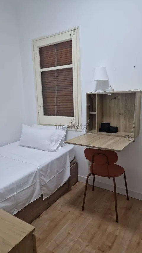 Stanza in affitto, Barcelona (2/10)