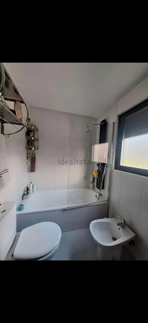 Room for rent, Madrid (2/3)