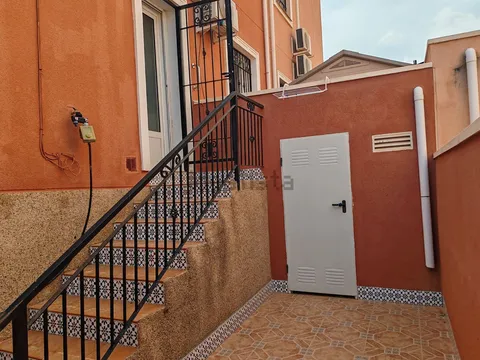 Casa de 95 m² a Los Montesinos