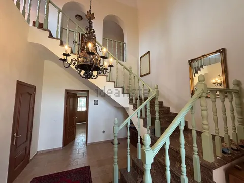Haus 400 m² in Estepona