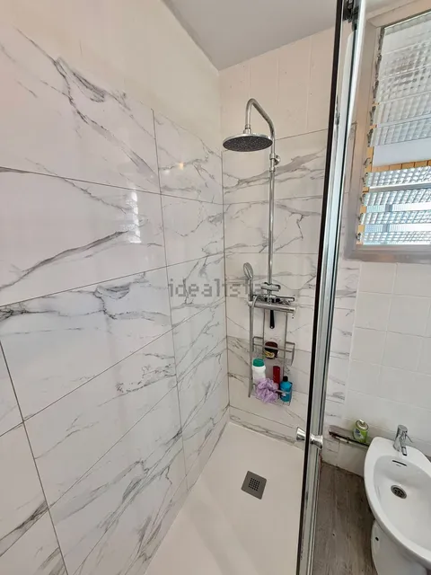 Chambre à louer, Valence