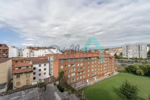 Pis de 104 m² a Oviedo