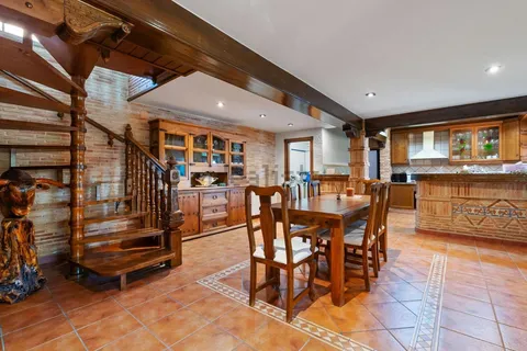 Casa de 395 m² a Onil