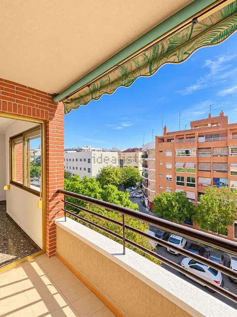 Wohnung 102 m² in Valencia