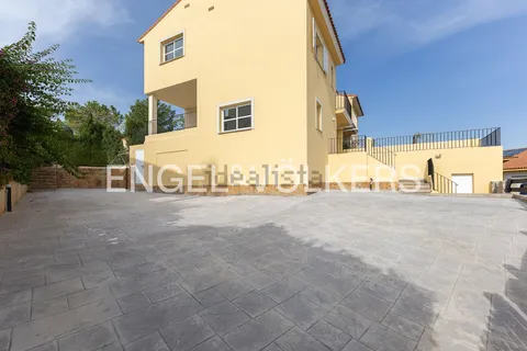 Casa de 250 m² a Riba-roja de Túria