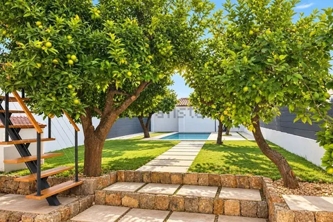 House 208 m² in Esporles