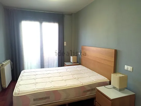 Flat 85 m² in Cadrete