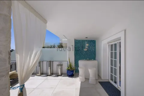 House 180 m² in Ojén