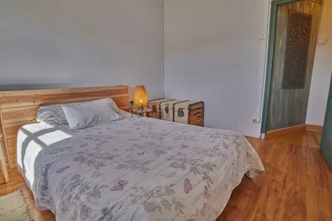 Habitació de lloguer, Tona