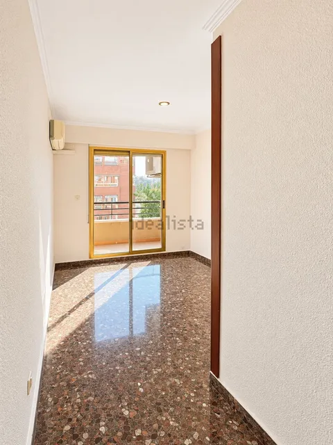 Wohnung 102 m² in Valencia