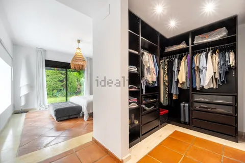 Casa 411 m² a Estepona
