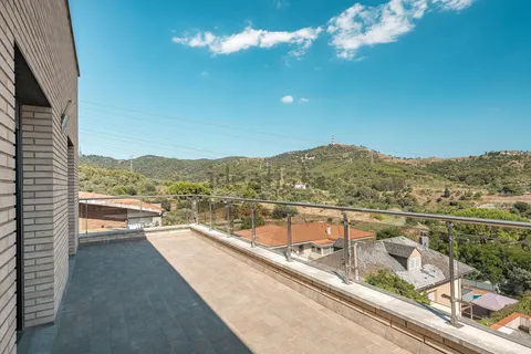 Casa de 228 m² a Sant Just Desvern (2/95)