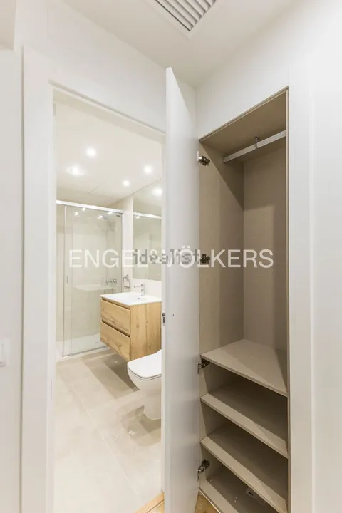 Wohnung 98 m² in Madrid