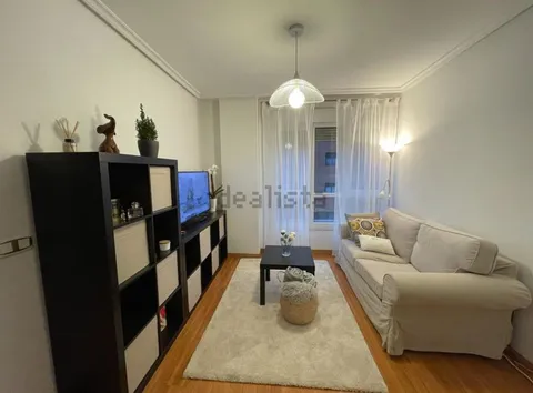 Piso de 50 m² en Oviedo