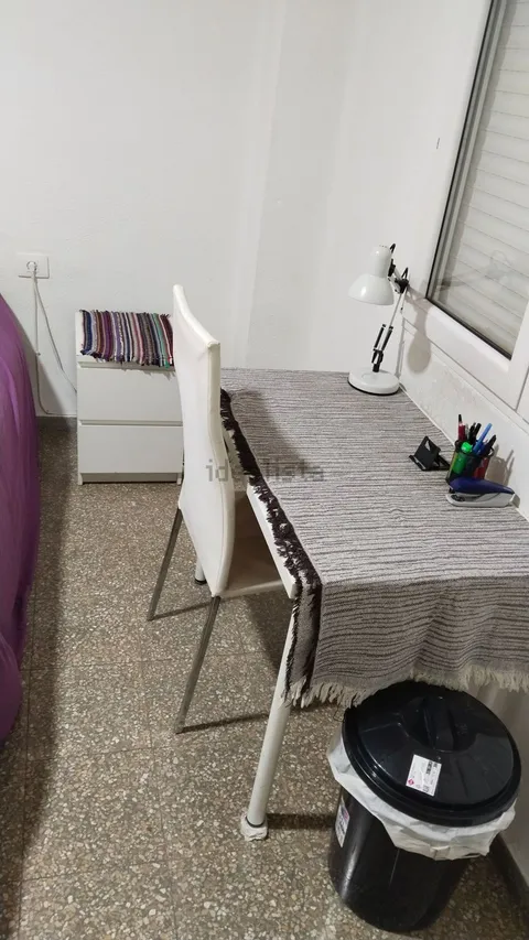 Habitació de lloguer, Benetússer