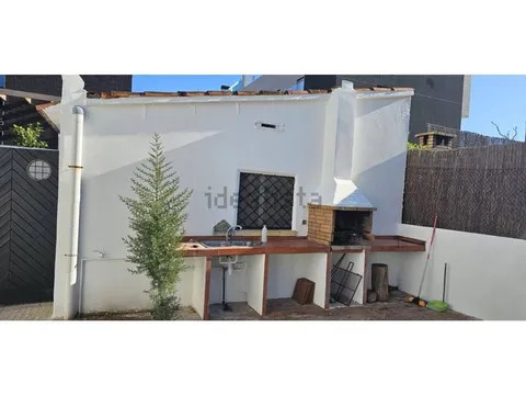 Casa de 263 m² en Castelldefels (2/18)