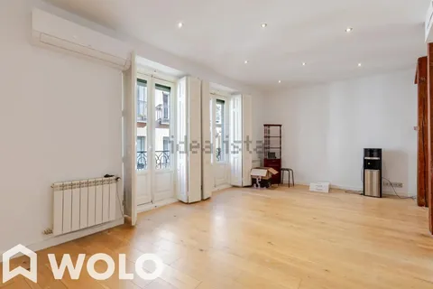 Flat 81 m² in Madrid (2/28)