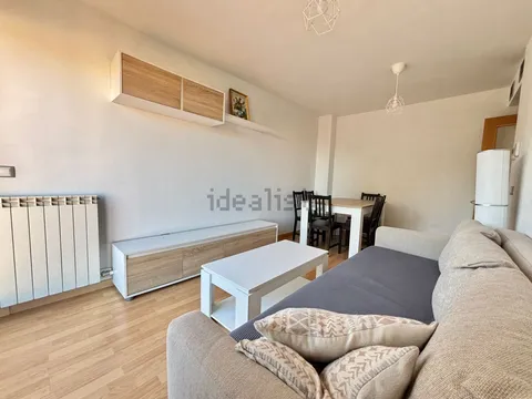 Flat 94 m² in Cadrete